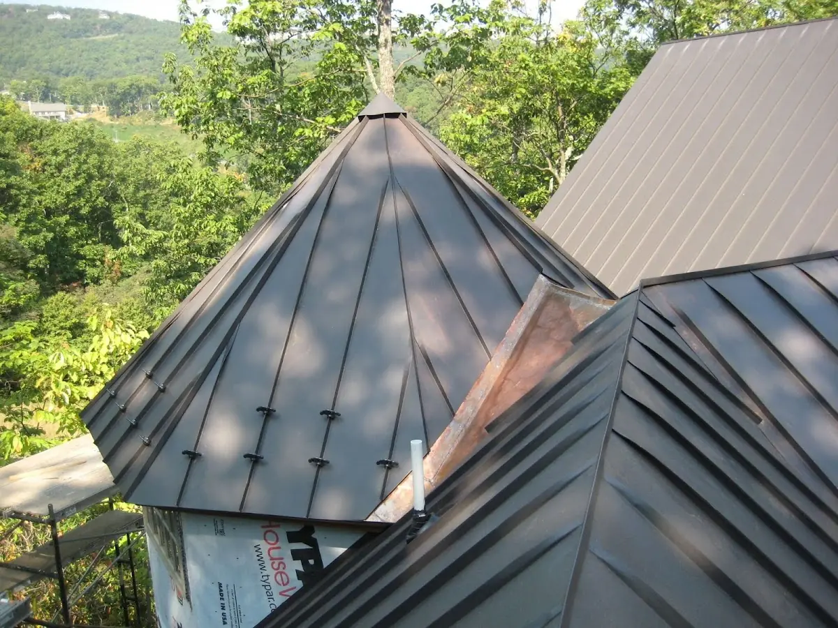 Professional Roof Tarp Installation by Craftsman Roofing in Midas